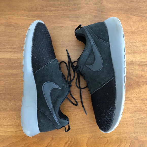 Nike Roshe Sneakers - Black/Grey - Women’s 8 - Picture 6 of 9